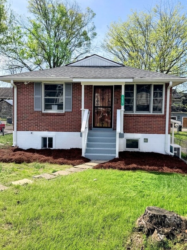 Building Photo - 1036 Seymour Ave