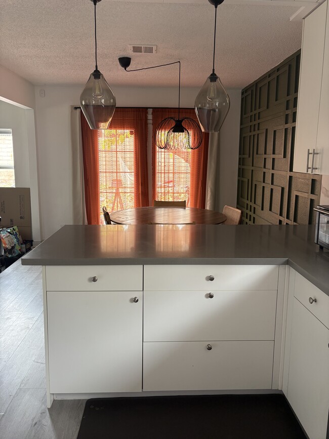 Foto del edificio - 3397 Bancroft Cir