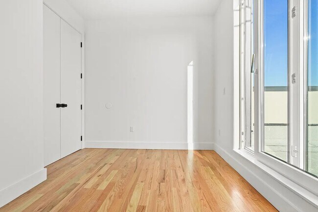 Foto del edificio - 271 E 28th St