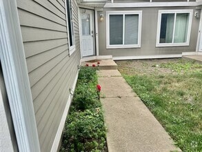 Building Photo - 2732 Wilshire Ct