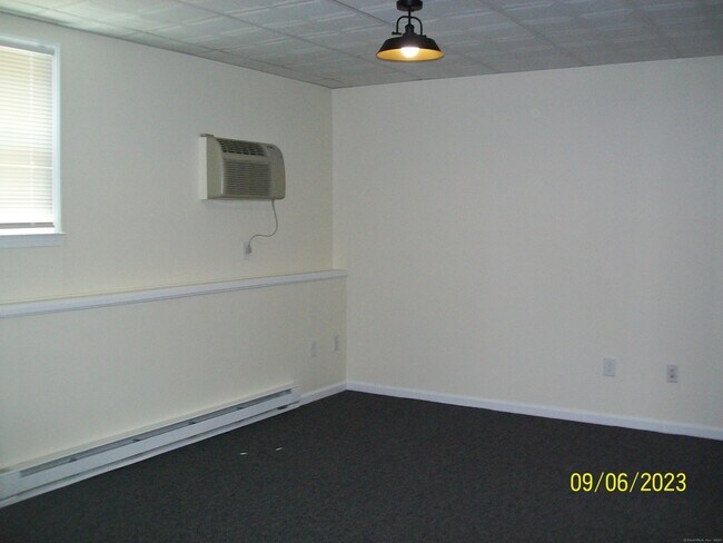 Foto del edificio - 137 Howe Ave