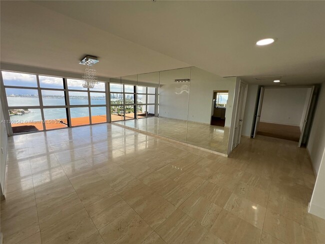 Foto del edificio - 9 Island Ave
