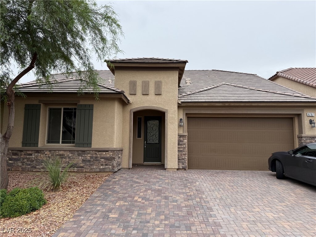Foto principal - 8797 Pinley Spring St