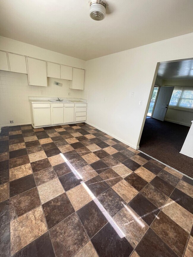 Foto del edificio - 8127 W Thurston Ave