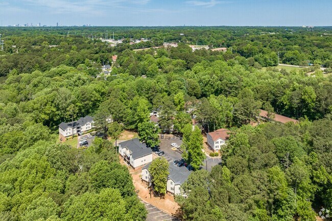 Building Photo - Hidden Woods Apartments