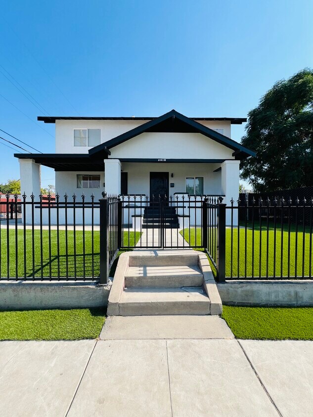 Foto principal - 2618 E Illinois Ave