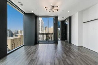 Building Photo - 1211 Caroline St