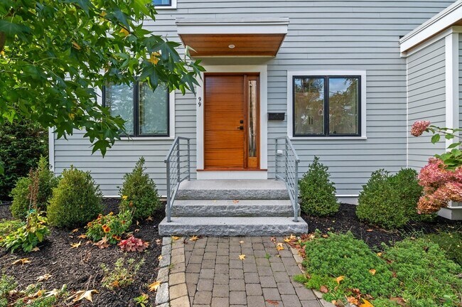 Foto del edificio - 99 Naugus Ave