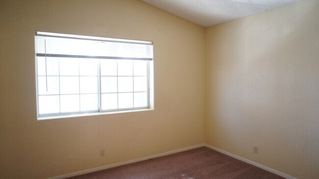 Foto del edificio - BRIGHT 2-BED CONDO LOCATED CENTRAL LAS VEGAS CONDO
