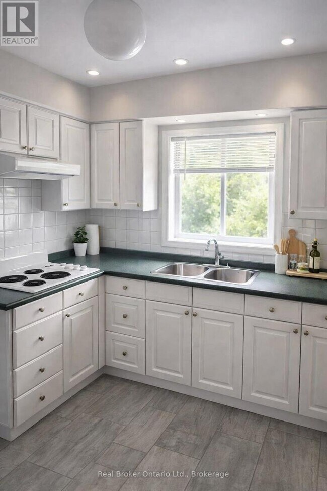 Photo du bâtiment - 4942 Armoury St