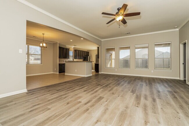Building Photo - 2808 Silver Sage Dr