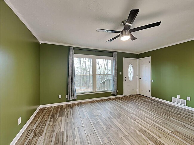 Building Photo - 1739 Hi Roc Cir NE