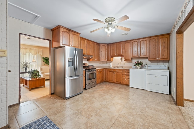 Building Photo - 1586 Younce St