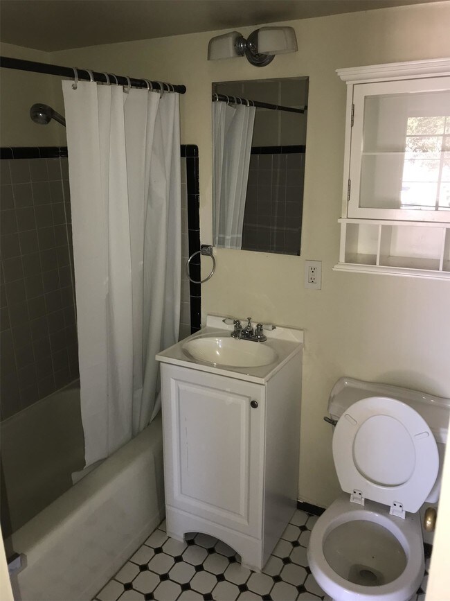Foto del edificio - 3220 E Terra Alta Blvd
