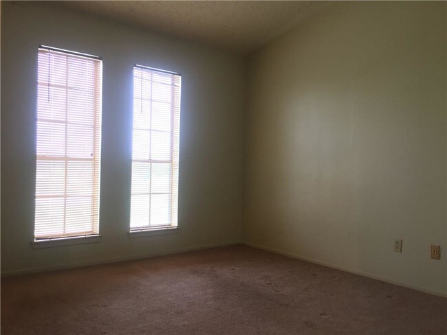 Foto del edificio - 6110 Wilderock Dr