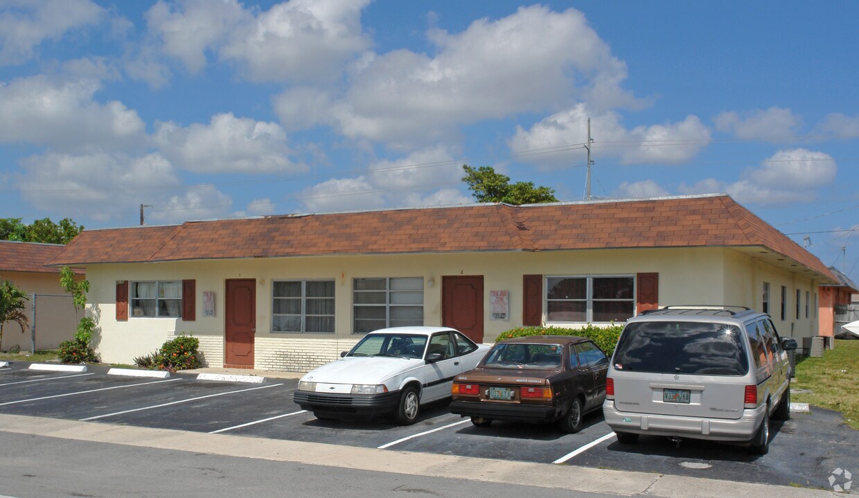 Primary Photo - 4230 NW 31st Ter