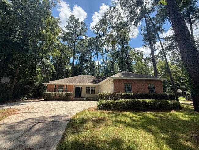 NE Tallahassee Home in Top School District - NE Tallahassee Home in Top School District