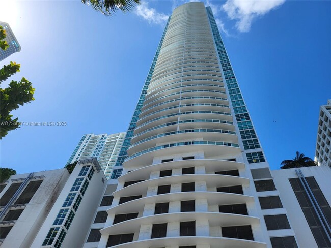 Foto del edificio - 950 Brickell Bay Dr