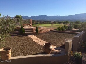 Building Photo - 5715 E la Privada Dr