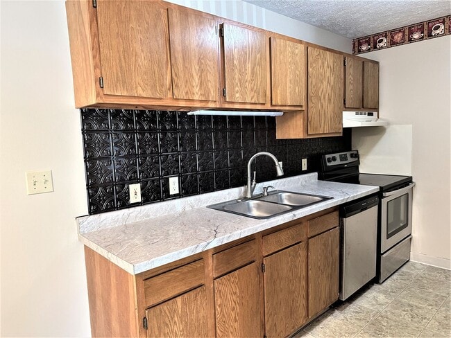 Building Photo - 247 W Union St