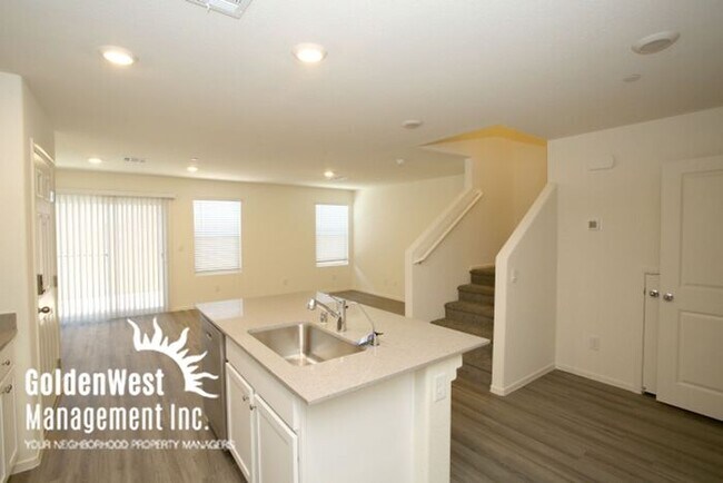 Building Photo - Brand New Two Story 3Bdm 2.5Ba Townhome in...
