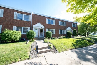 Building Photo - 2050 Montreal Ave