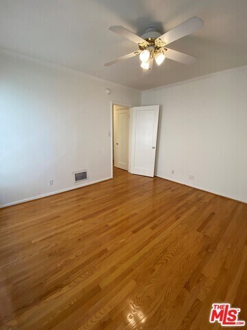 Building Photo - 152 N Sycamore Ave