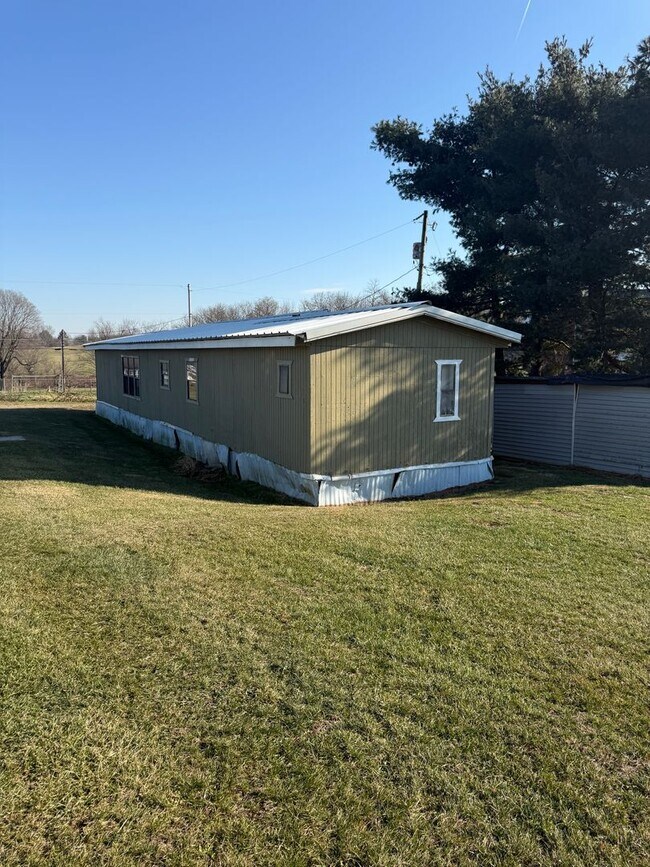 Foto del edificio - 662 Shippensburg Rd