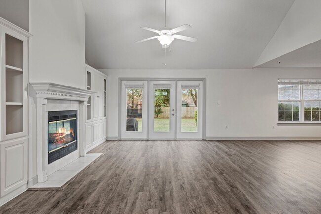Foto del edificio - Updated Home in fantastic neighborhood!