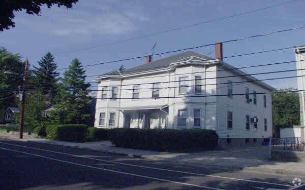 Primary Photo - 65-71 Holworthy St