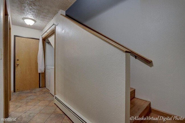 Building Photo - 3601 Oregon Dr