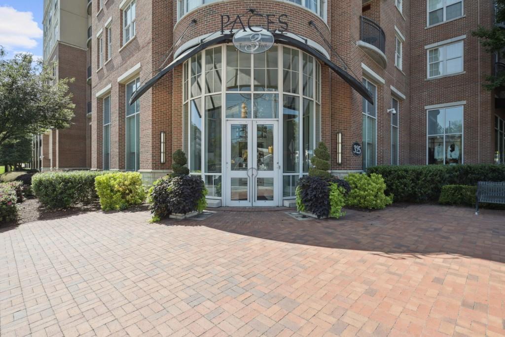 Foto principal - 325 East Paces Ferry Rd NE