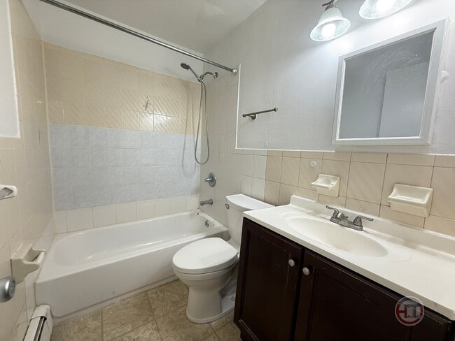 Photo - 189 Throgs Neck Blvd Townhome