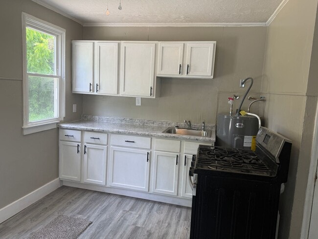 Building Photo - Newly updated 3 bedroom Cape Cod in Dayton