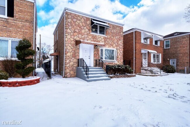 Building Photo - 3 br, 2 bath House - 9625 S Carpenter St