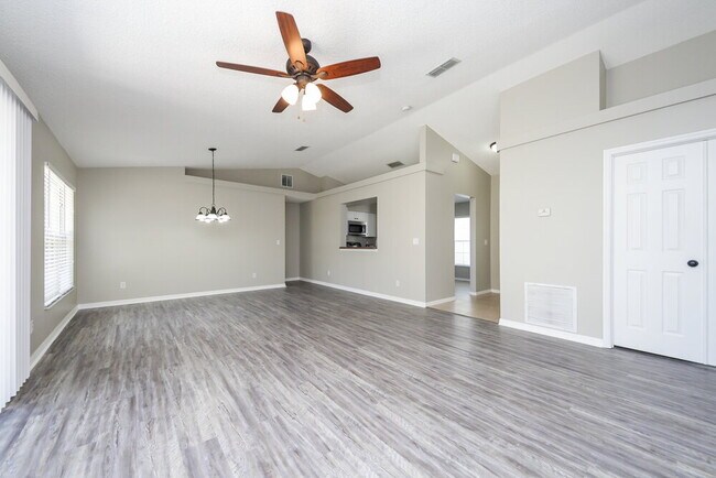 Foto del edificio - 11530 Foxglove Dr