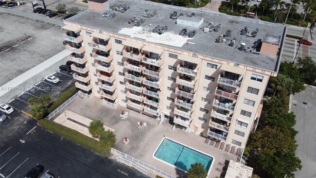 Foto del edificio - 2200 E Hallandale Beach Blvd