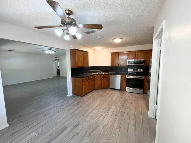 Foto del edificio - 408 Briar Square