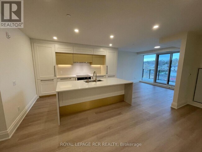 Photo du bâtiment - 6523 Wellington Rd 7