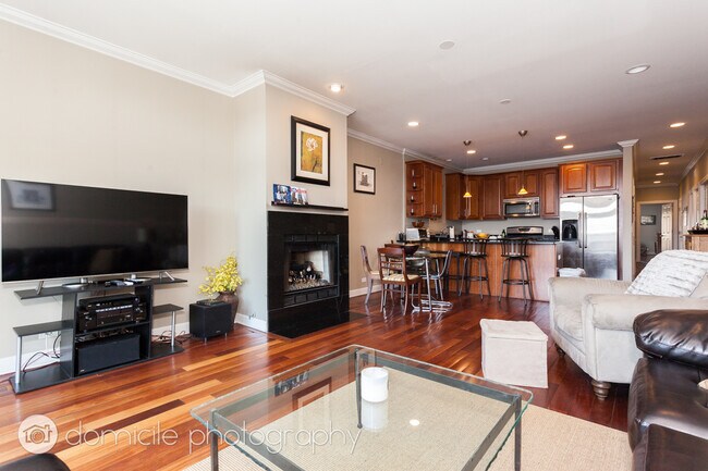 Foto del edificio - 1347 N Ashland Ave