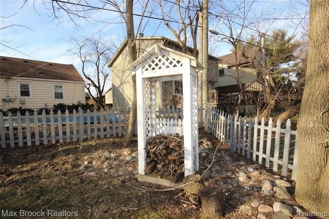 Building Photo - 2120 Daintree Ave