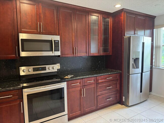 Foto del edificio - 8781 Wiles Rd