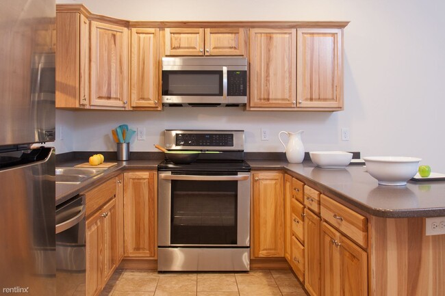Building Photo - 3 br, 2 bath Duplex - 782 Magoo Rd 782
