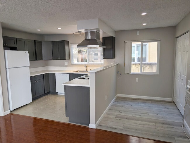 Foto del edificio - 470 S Los Robles Ave