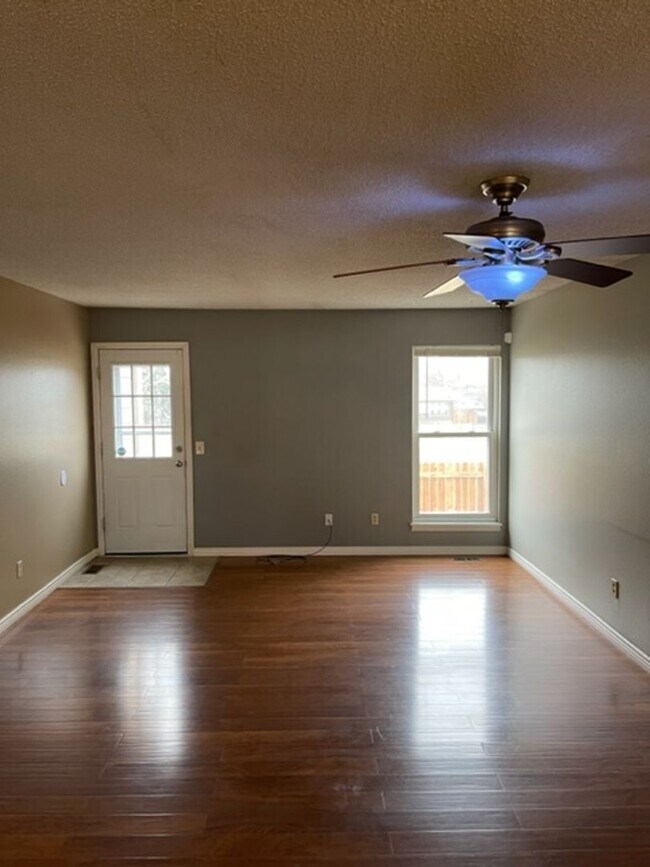 Foto del edificio - 6100 Fenton St