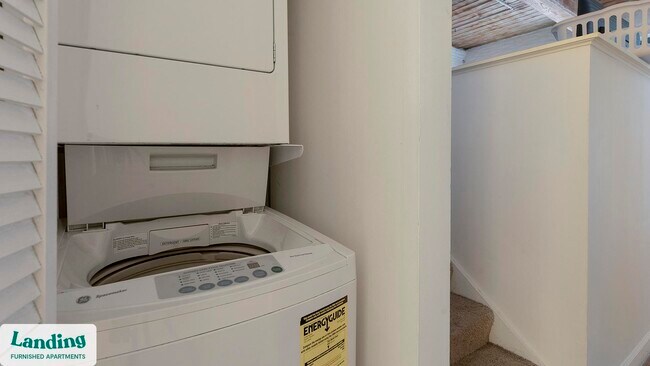 Foto del edificio - 121 S Fremont Ave