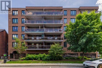 Building Photo - 420 Lewis St