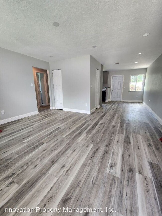Building Photo - 3 br, 2 bath House - 2742 Hereford Rd