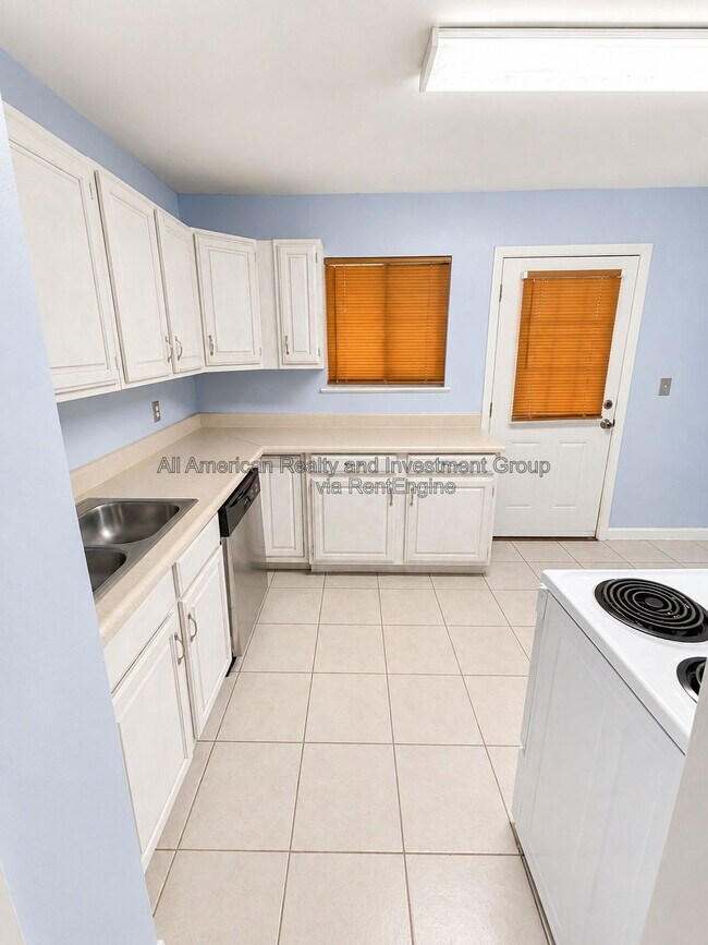 Building Photo - 66 Eglin St