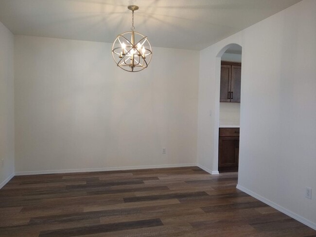 Building Photo - 3 Bedroom House For Heights On Hood River